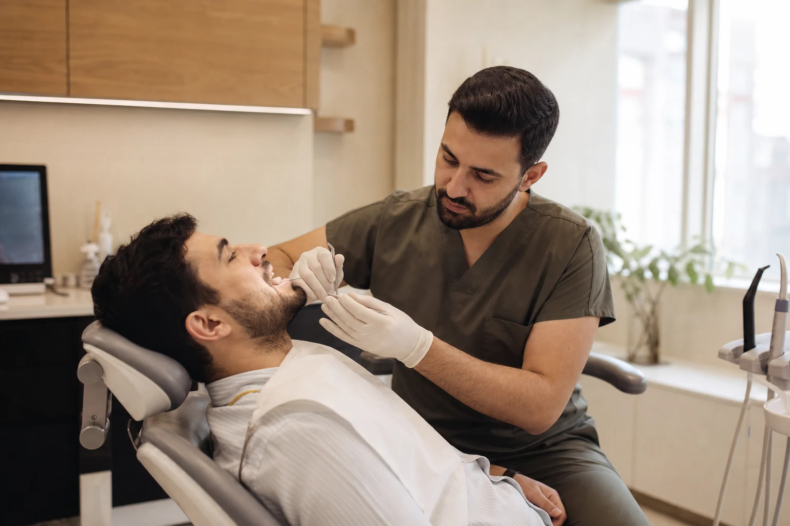 Routine orthodontic control in fixed braces treatment